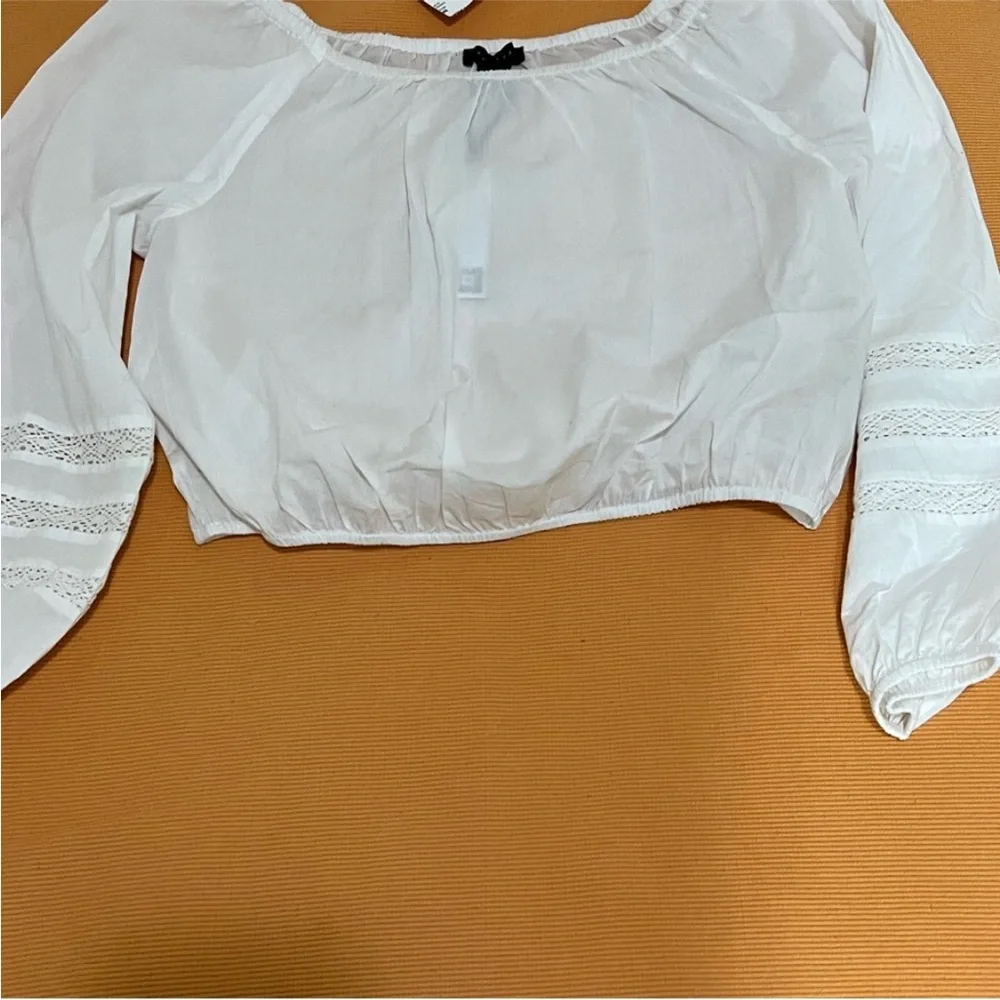 Sanctuary Crisp White off shoulder 3/4 sleeves top. - Picture 5 of 7